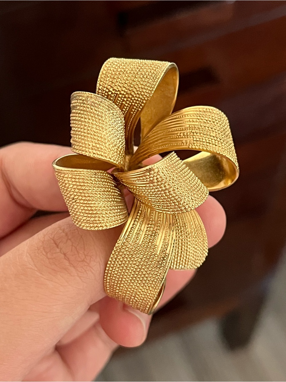 Vintage Grossé (Christian Dior) 1965 Gift Ribbon Flower Textured Gold Brooch Pin